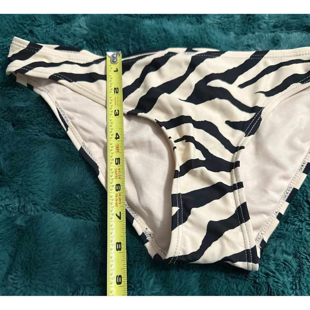 Cabana‎ del Sol Women Size Medium Zebra Stripe Bikini Bottom